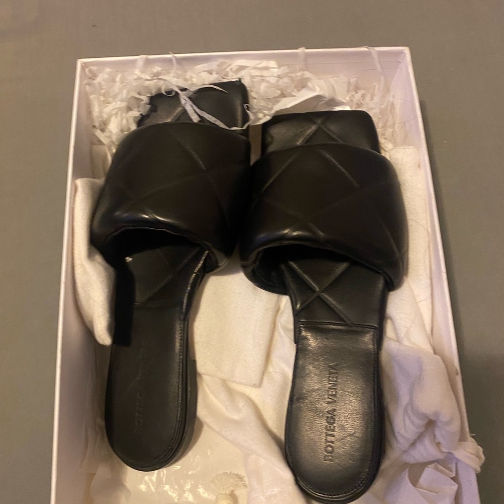 Black Bottega Veneta slides